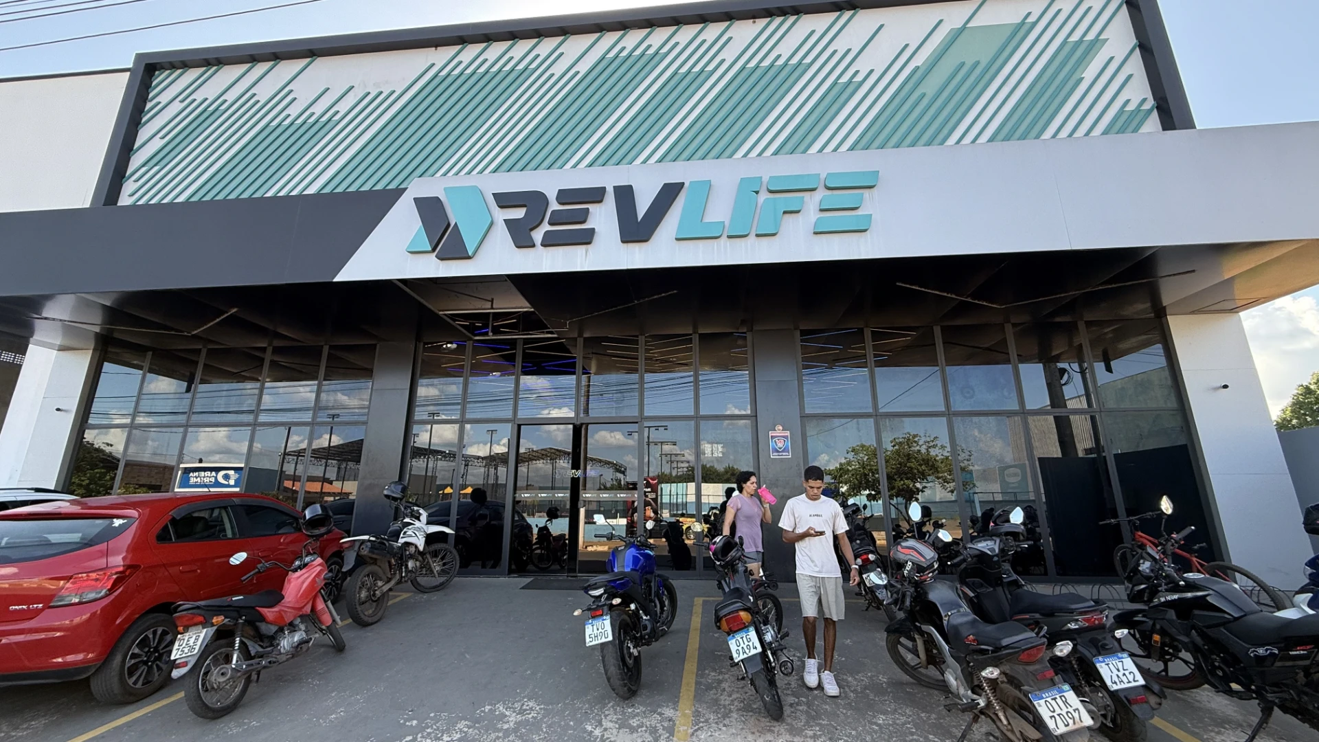 Fachada da Revlife Academia em Altamira